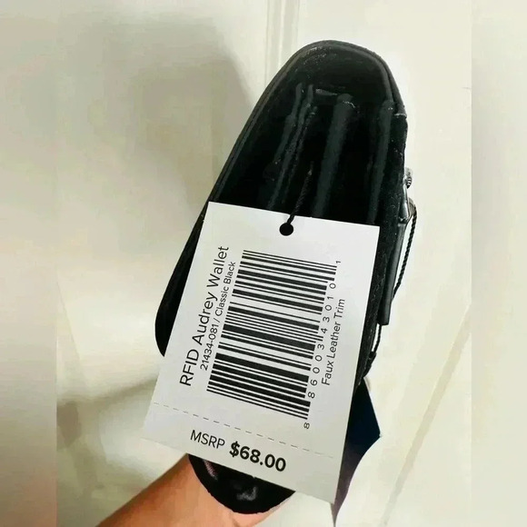 Vera Bradley NWT Iconic RFID Audrey Wallet in Microfiber Black - Picture 2 of 5